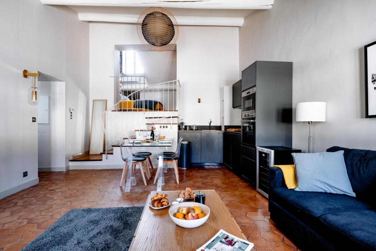 Apartment Exceptionnel Place Du Palais Des Papes Wifi Climatisation Avignon
